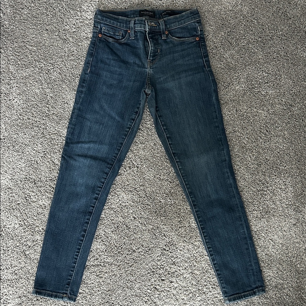 Banana Republic Mid-Rise Skinny Jeans | Dark Blue | 24Petite | Gently worn